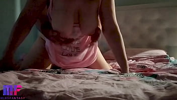 Развратные японки развлекаются оральным порно на белоснежной кроватки