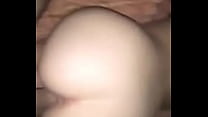Китаянка с огромным бюстом мастурбирует пальцами намокшую киску на камеру